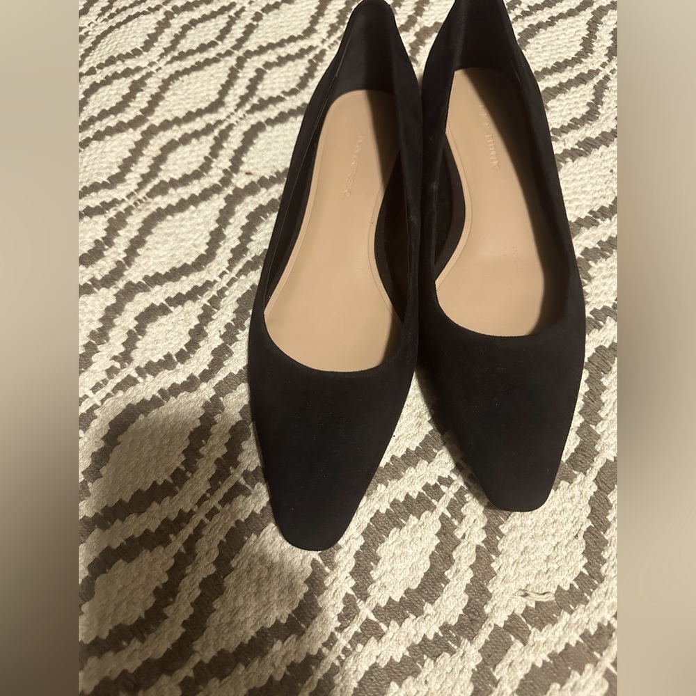 Banana republic black flats (worn once for a few minutes)